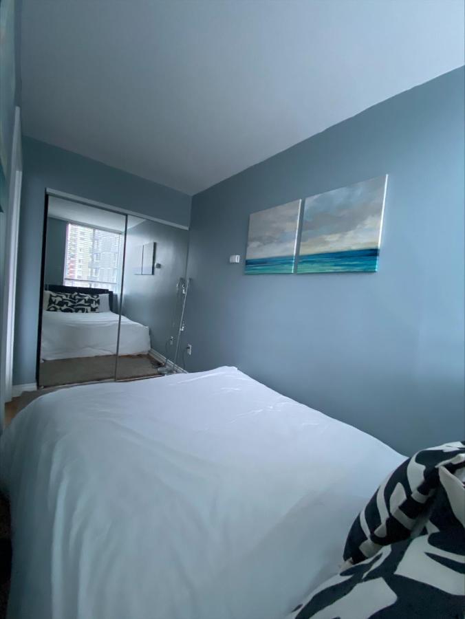 Lovely Condo Vancouver Bagian luar foto