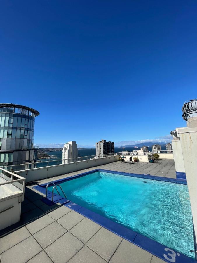 Lovely Condo Vancouver Bagian luar foto